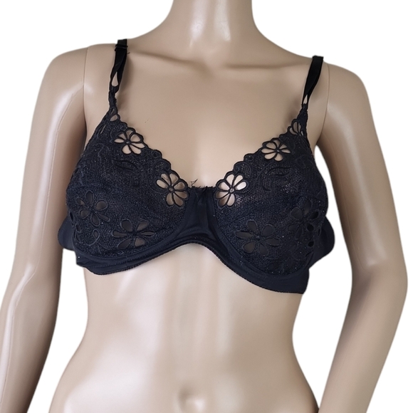 Jolie Intimates Cut Out Flower Black Satin Bra - Picture 1 of 2